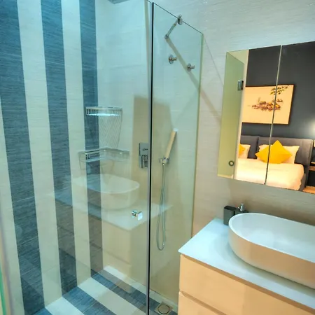 Daire Luxury 2 Bedroom With Large Outdoor & Jacuzzi Jbas1-1