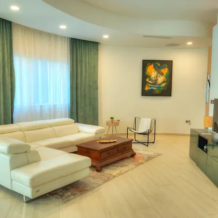 Luxury 2 Bedroom With Large Outdoor & Jacuzzi Jbas1-1 * Is-Swieqi