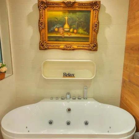 Luxury 2 Bedroom With Large Outdoor & Jacuzzi Jbas1-1 Daire *