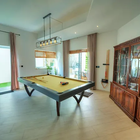 Daire Luxury 2 Bedroom With Large Outdoor & Jacuzzi Jbas1-1