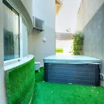 Luxury 2 Bedroom With Large Outdoor & Jacuzzi Jbas1-1