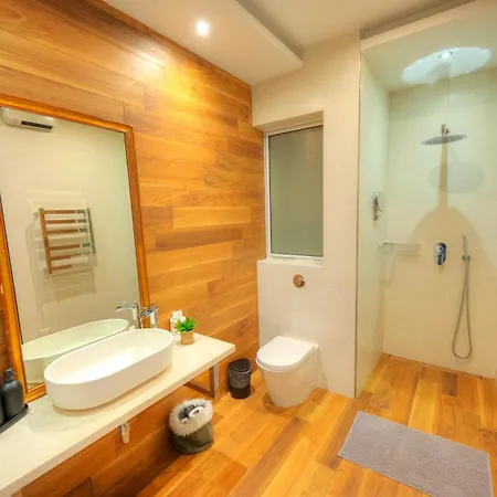 Apartament Luxury 2 Bedroom With Large Outdoor & Jacuzzi Jbas1-1