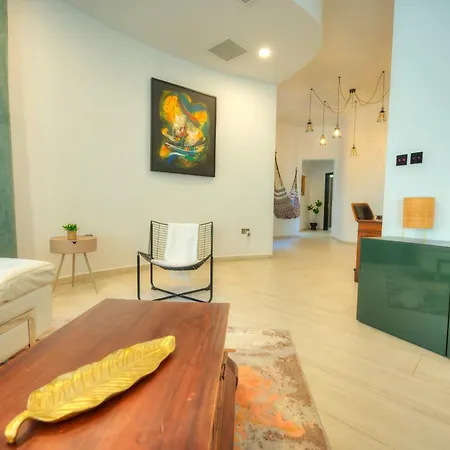 شقة Luxury 2 Bedroom With Large Outdoor & Jacuzzi Jbas1-1 *