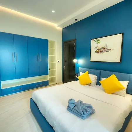 شقة Luxury 2 Bedroom With Large Outdoor & Jacuzzi Jbas1-1 *