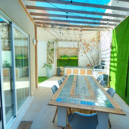Luxury 2 Bedroom With Large Outdoor & Jacuzzi Jbas1-1 شقة
