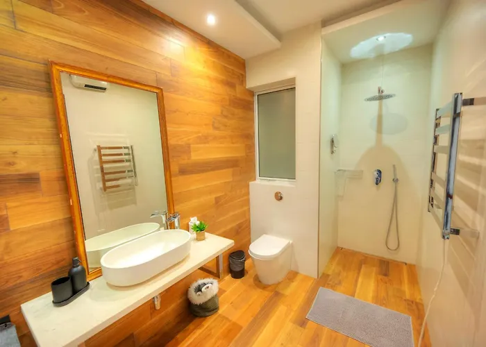 Apartment Luxury 2 Bedroom With Large Outdoor & Jacuzzi Jbas1-1