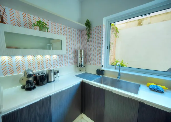 Luxury 2 Bedroom With Large Outdoor & Jacuzzi Jbas1-1 *