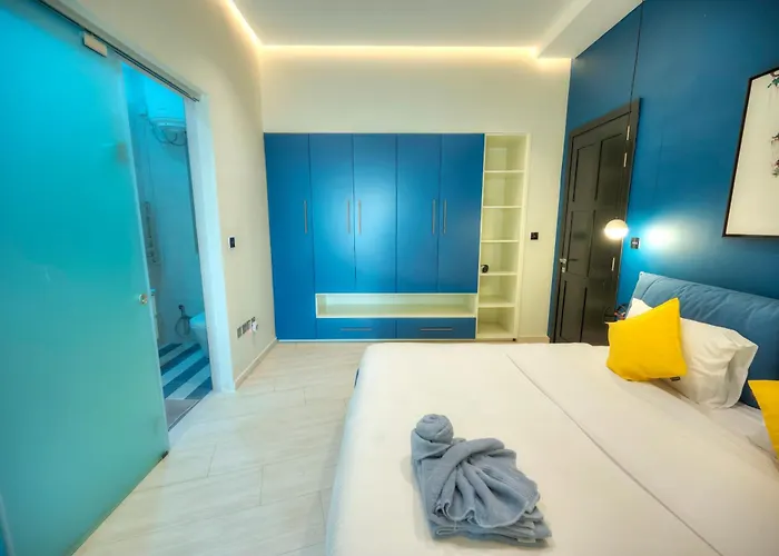 Apartment Luxury 2 Bedroom With Large Outdoor & Jacuzzi Jbas1-1