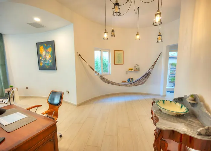 Luxury 2 Bedroom With Large Outdoor & Jacuzzi Jbas1-1 Is-Swieqi