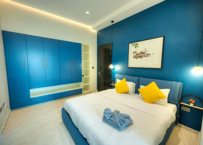 Apartment Luxury 2 Bedroom With Large Outdoor & Jacuzzi Jbas1-1 *