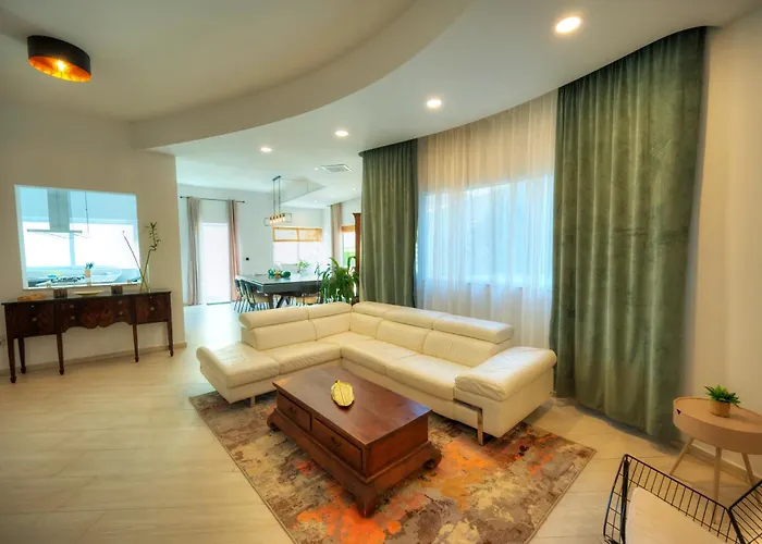 Luxury 2 Bedroom With Large Outdoor & Jacuzzi Jbas1-1 Apartment *