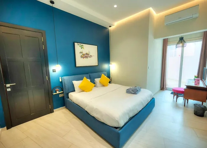 Apartment Luxury 2 Bedroom With Large Outdoor & Jacuzzi Jbas1-1 *